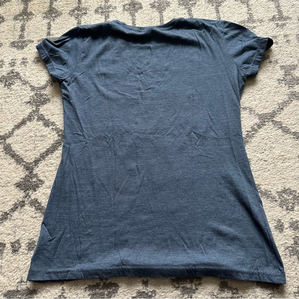 Keep The Tiny Humans Alive Short Sleeve Fitted Tee Size Small Air Waves - Picture 8 of 8